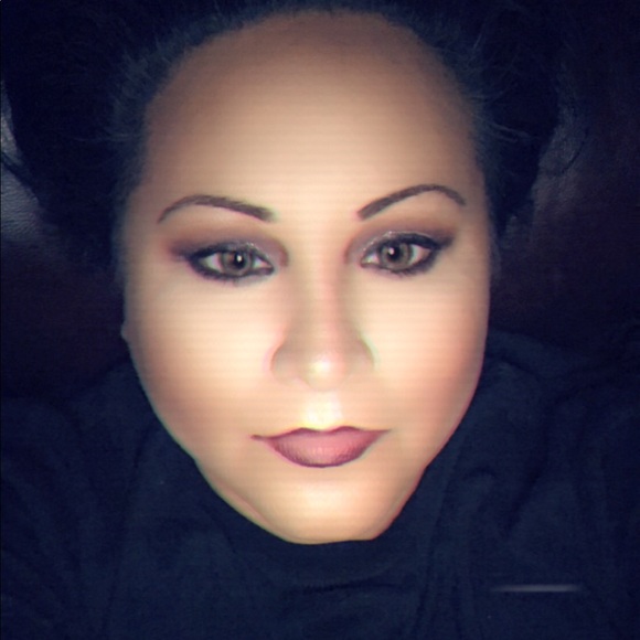 Meet your Posher, Erica - Picture 1 of 1